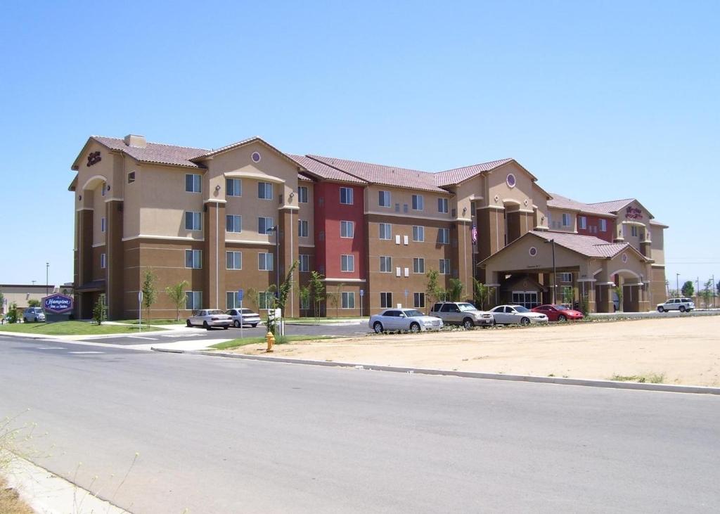 Hampton Inn and Suites Bakersfield North-Airport Main image 1